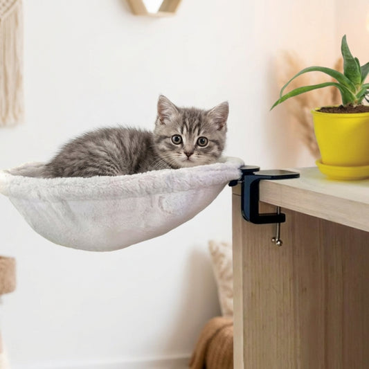 DeskCat™ – Plüschiges Katzenbett zum Anklemmen am Schreibtisch